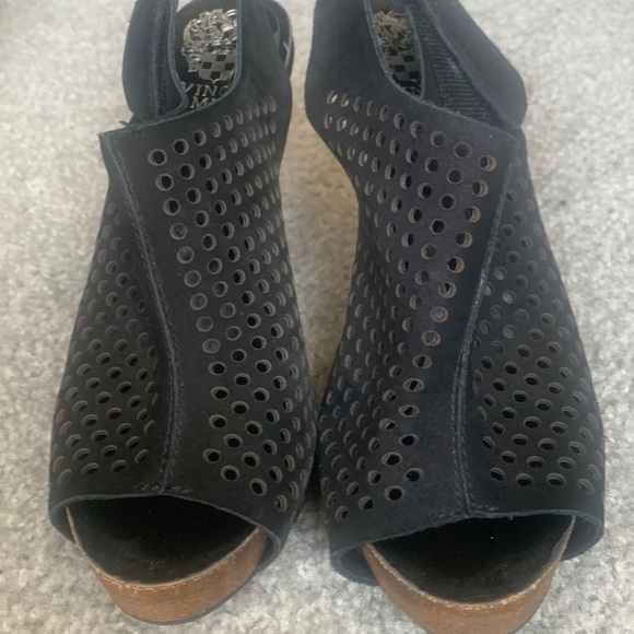 VINCE Camuto stiletto sling back heels - Picture 3 of 5